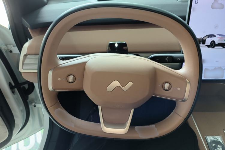 Used ONVO L60 2025 Model—60 kWh All-Wheel-Drive Version Steering Wheel