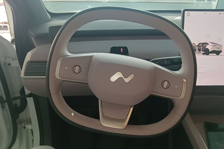 Used ONVO L60 2025 Model—60 kWh All-Wheel-Drive Version Steering Wheel