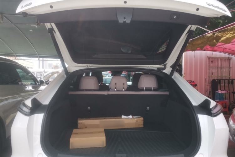 Used ONVO L60 2025 Model—60 kWh Rear-Wheel-Drive Version Trunk