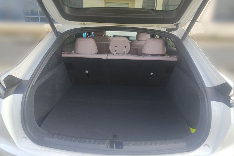 Used ONVO L60 2025 Model—60 kWh Rear-Wheel-Drive Version Trunk
