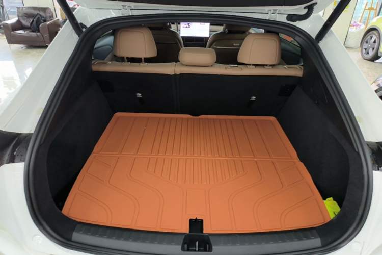 Used ONVO L60 2025 Model—60 kWh All-Wheel-Drive Version Trunk