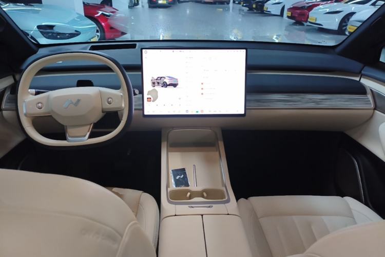 Used ONVO L60 2025 Model—60 kWh All-Wheel-Drive Version Center Console