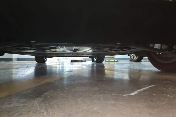 Used ONVO L60 2025 Model—60 kWh Rear-Wheel-Drive Version Chassis Rear