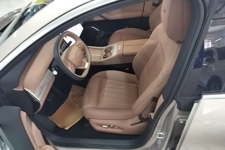 Used ONVO L60 2025 Model—60 kWh All-Wheel-Drive Version Driver Seat