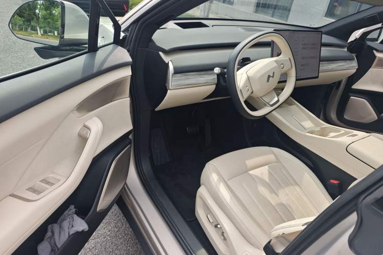 Used ONVO L60 2025 Model—60 kWh Rear-Wheel-Drive Version Driver Seat