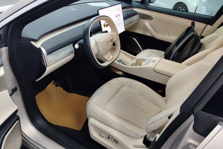 Used ONVO L60 2025 Model—60 kWh All-Wheel-Drive Version Driver Seat