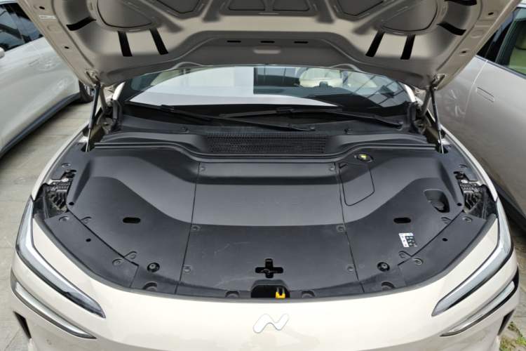 Used ONVO L60 2025 Model—60 kWh All-Wheel-Drive Version Engine Bay