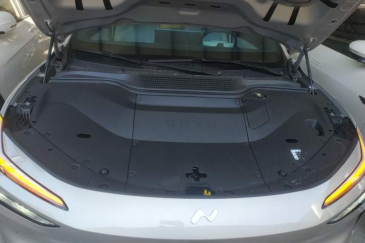 Used ONVO L60 2025 Model—60 kWh Rear-Wheel-Drive Version Engine Bay