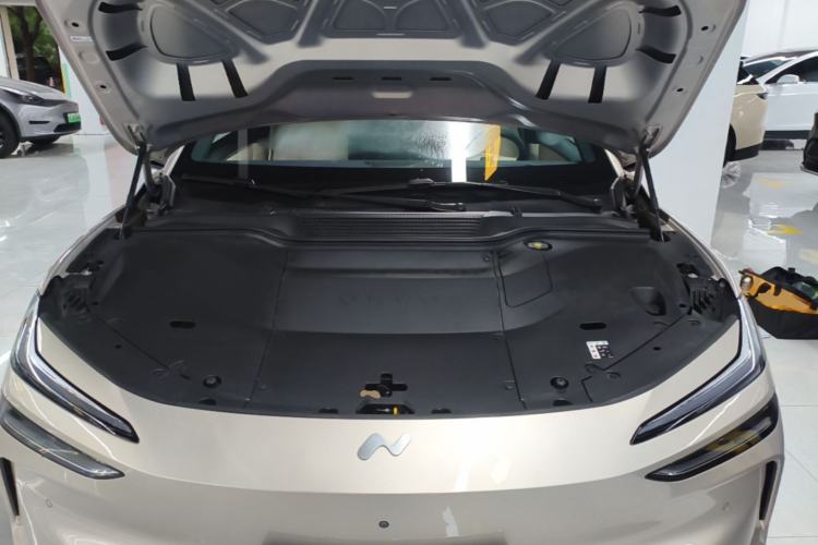 Used ONVO L60 2025 Model—60 kWh All-Wheel-Drive Version Engine Bay