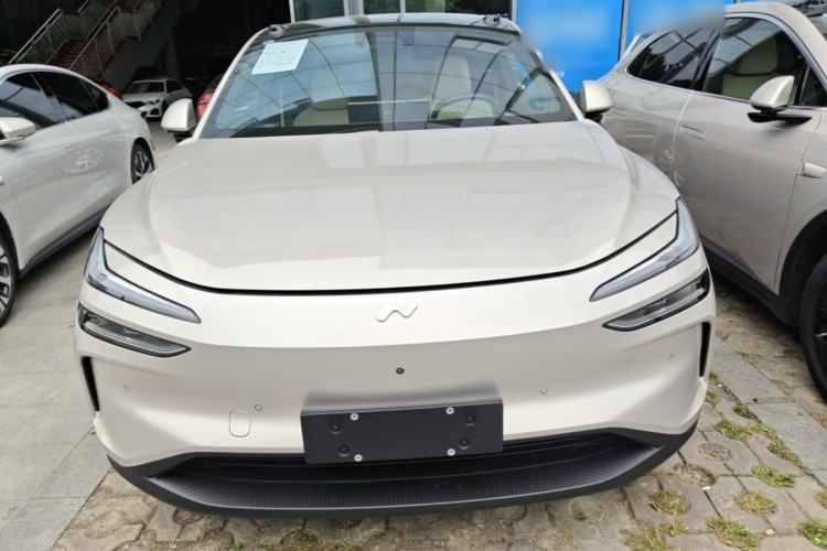 Used ONVO L60 2025 Model—60 kWh All-Wheel-Drive Version Front