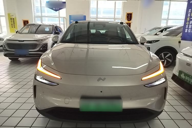 Used ONVO L60 2025 Model—60 kWh All-Wheel-Drive Version Front