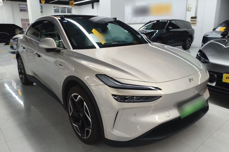 Used ONVO L60 2025 Model—60 kWh All-Wheel-Drive Version Front Right 45 Deg