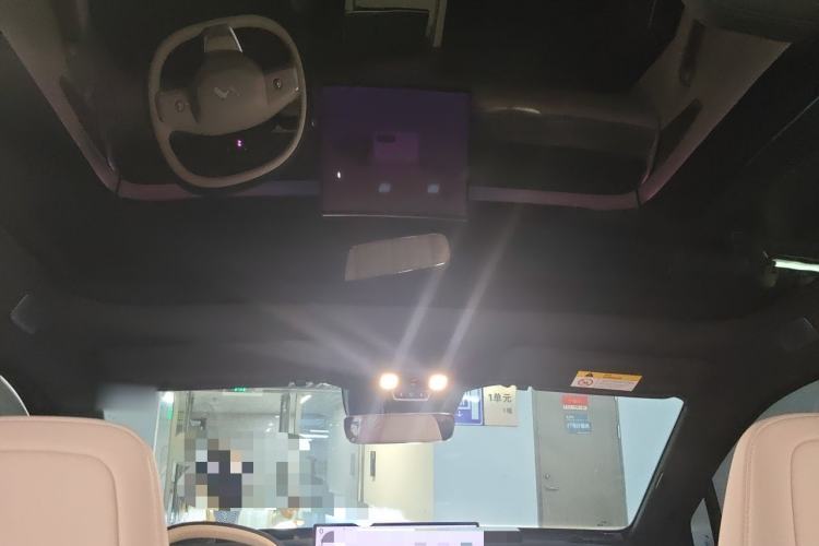 Used ONVO L60 2025 Model—60 kWh Rear-Wheel-Drive Version Headliner