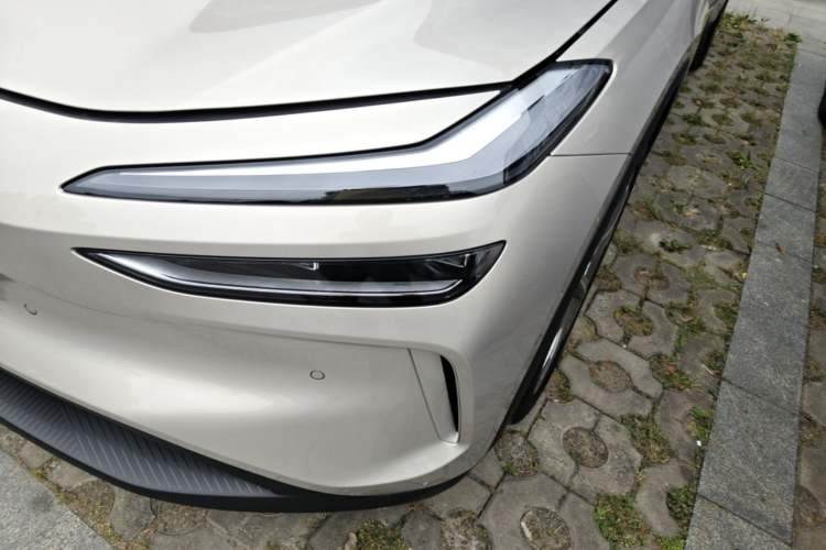Used ONVO L60 2025 Model—60 kWh All-Wheel-Drive Version Left Front Headlight