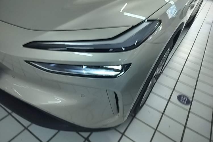 Used ONVO L60 2025 Model—60 kWh All-Wheel-Drive Version Left Front Headlight