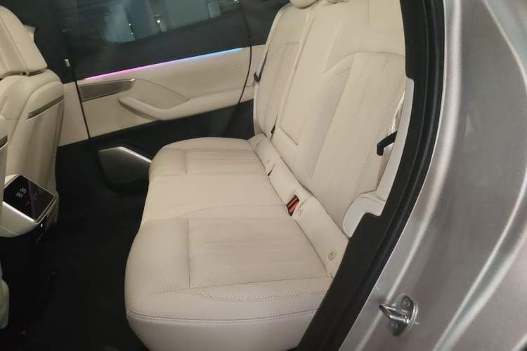 Used ONVO L60 2025 Model—60 kWh Rear-Wheel-Drive Version Left Rear Seat