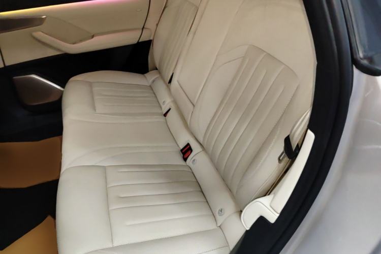 Used ONVO L60 2025 Model—60 kWh All-Wheel-Drive Version Left Rear Seat