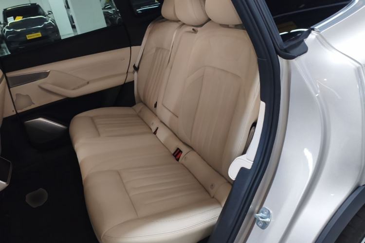 Used ONVO L60 2025 Model—60 kWh All-Wheel-Drive Version Left Rear Seat