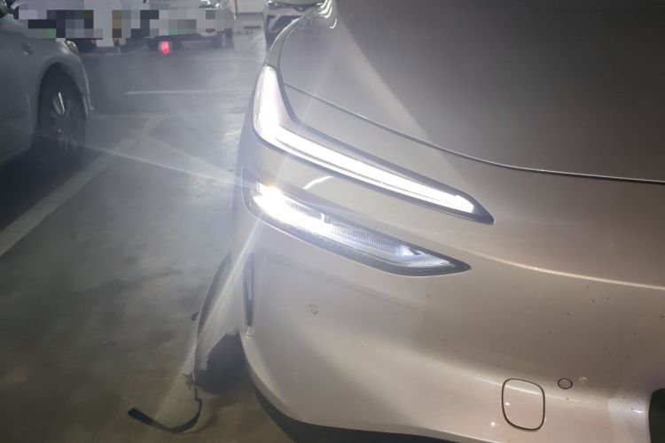 Used ONVO L60 2025 Model—60 kWh Rear-Wheel-Drive Version Right Front Headlight