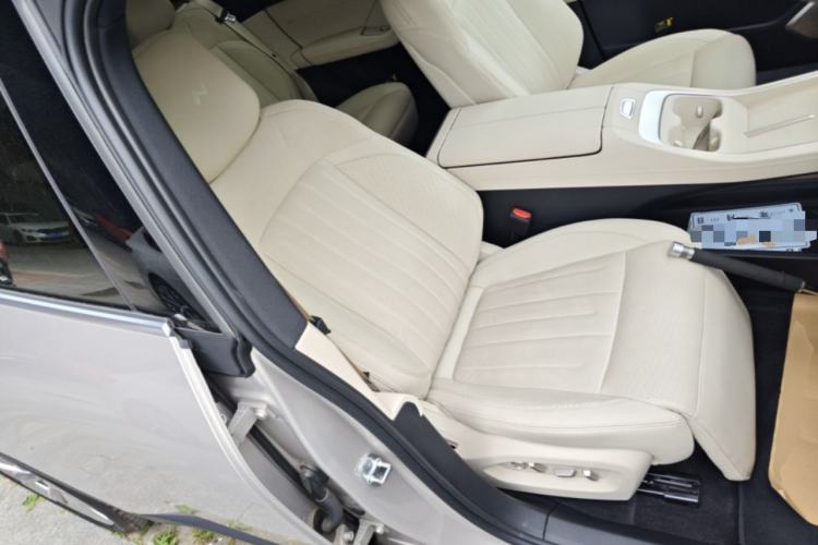 Used ONVO L60 2025 Model—60 kWh All-Wheel-Drive Version Right Front Seat
