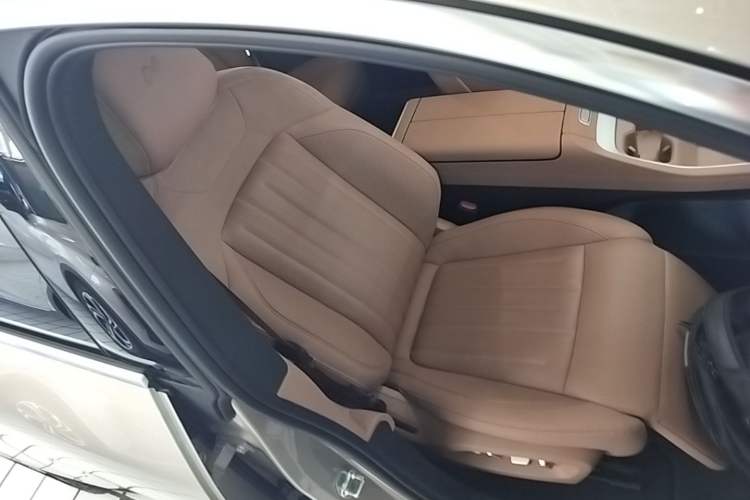 Used ONVO L60 2025 Model—60 kWh All-Wheel-Drive Version Right Front Seat