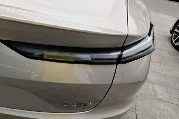 Used ONVO L60 2025 Model—60 kWh All-Wheel-Drive Version Right Rear Taillight