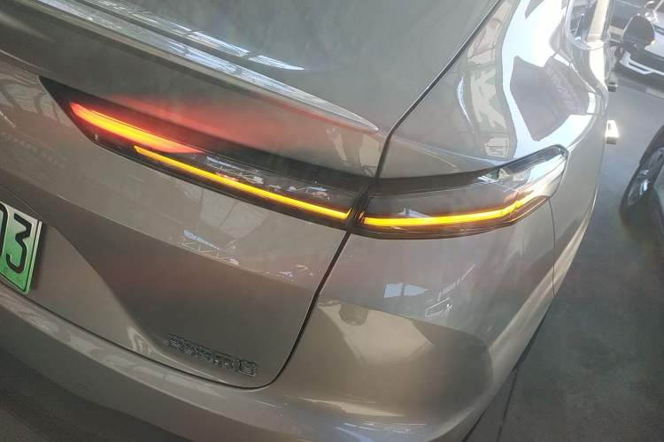 Used ONVO L60 2025 Model—60 kWh Rear-Wheel-Drive Version Right Rear Taillight