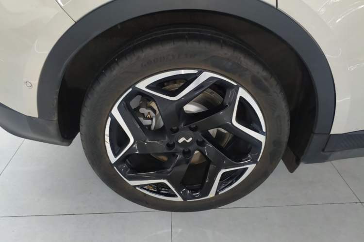 Used ONVO L60 2025 Model—60 kWh All-Wheel-Drive Version Right Rear Wheel Hub