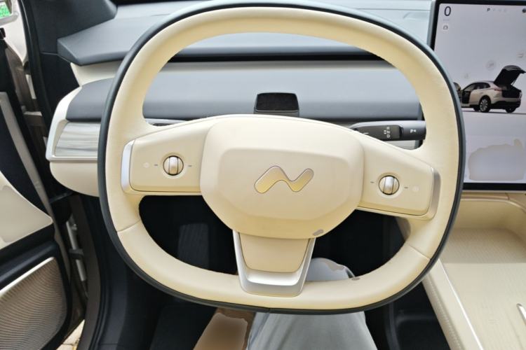 Used ONVO L60 2025 Model—60 kWh All-Wheel-Drive Version Steering Wheel