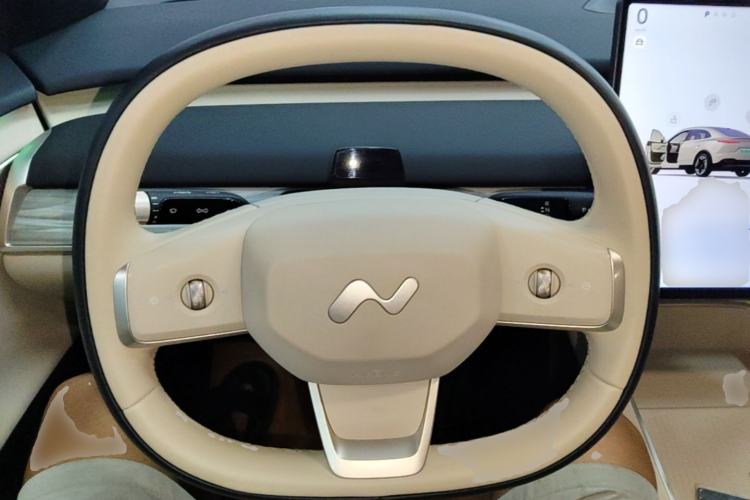 Used ONVO L60 2025 Model—60 kWh All-Wheel-Drive Version Steering Wheel