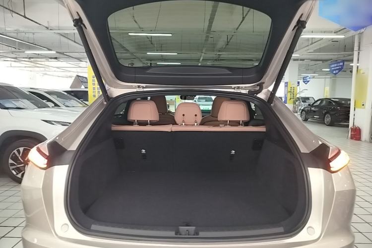 Used ONVO L60 2025 Model—60 kWh All-Wheel-Drive Version Trunk