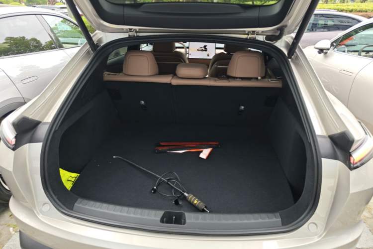 Used ONVO L60 2025 Model—60 kWh All-Wheel-Drive Version Trunk