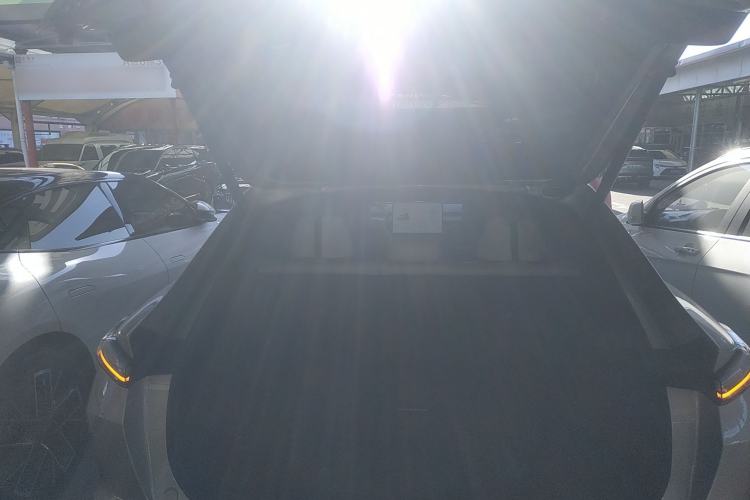 Used ONVO L60 2025 Model—60 kWh Rear-Wheel-Drive Version Trunk