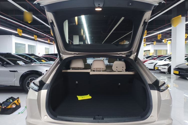 Used ONVO L60 2025 Model—60 kWh All-Wheel-Drive Version Trunk