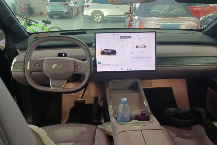 Used ONVO L60 2026 Model, 60kWh Success Achieved Edition Center Console