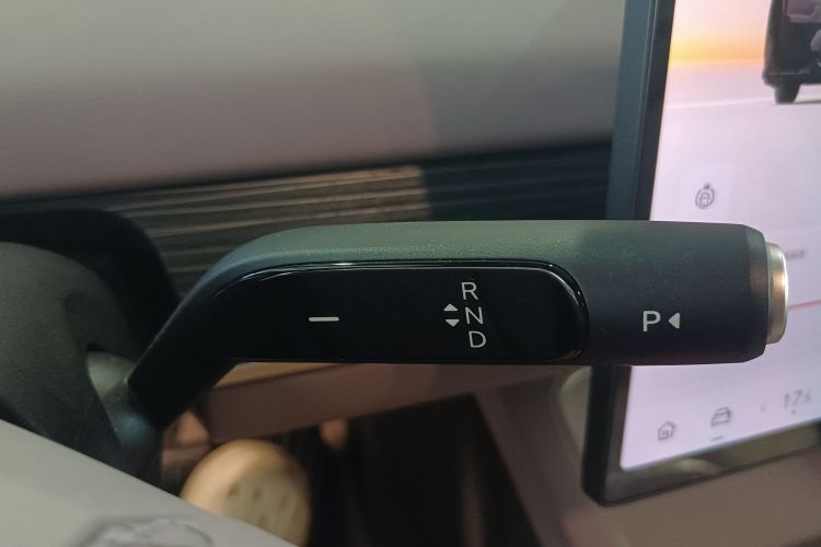 Used ONVO L60 2026 Model, 60kWh Success Achieved Edition Gear Lever
