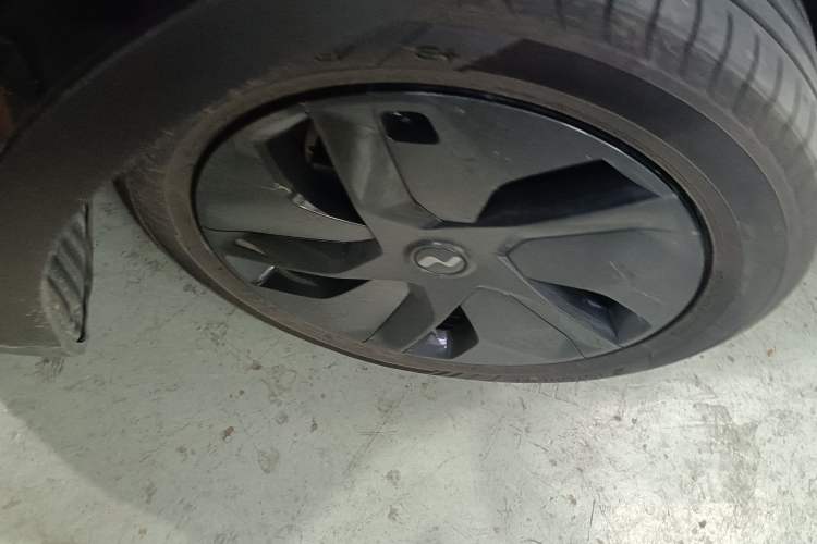 Used ONVO L60 2026 Model, 60kWh Success Achieved Edition Left Front Wheel Hub
