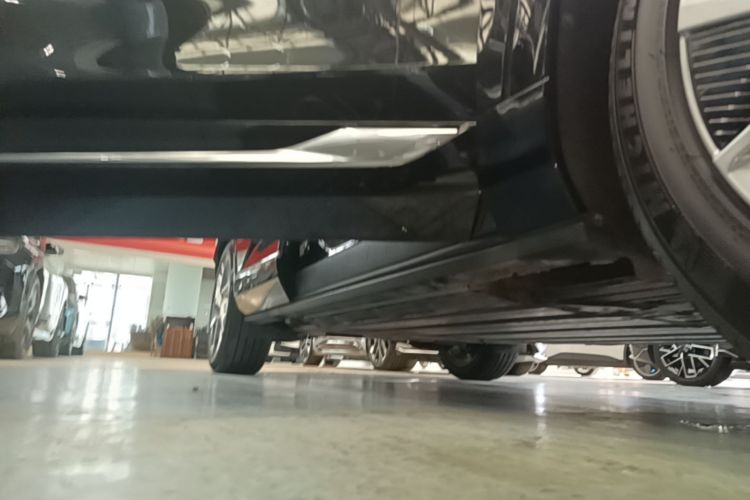 Used ONVO L60 2026 Model, 60kWh Success Achieved Edition Right Side Sill