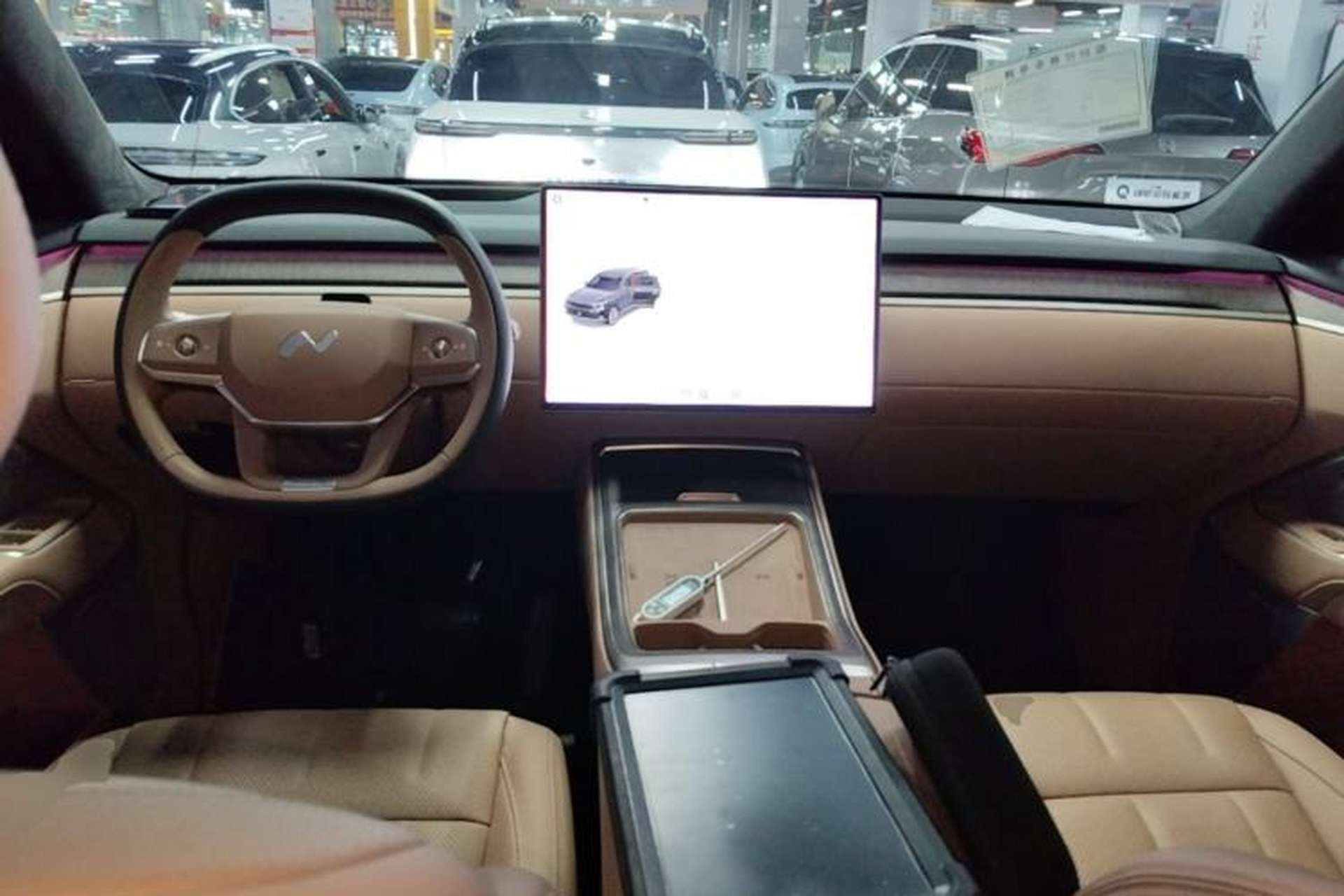 Used ONVO Luxeed L90 2025 Model—Ultra Six-Seater Version Center Console