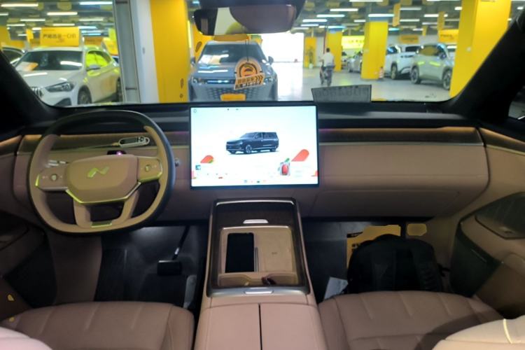 Used ONVO Luxeed L90 2025 Model—Max Six-Seater Version Center Console