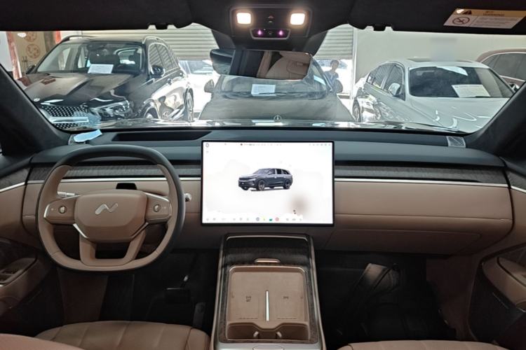 Used ONVO Luxeed L90 2025 Model—Black Knight Special Edition—Six-Seater Center Console