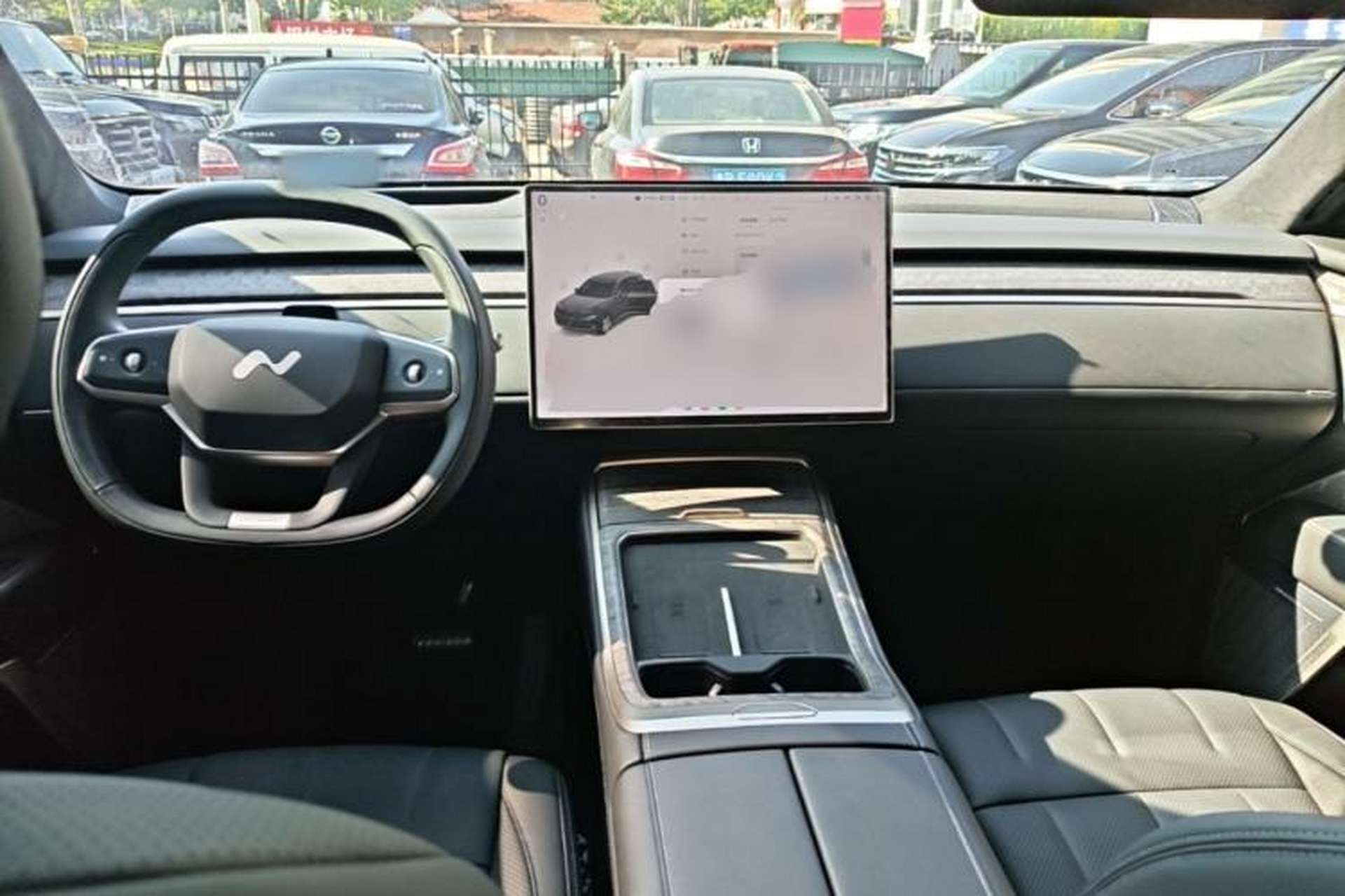 Used ONVO Luxeed L90 2025 Model—Pro Six-Seater Version Center Console