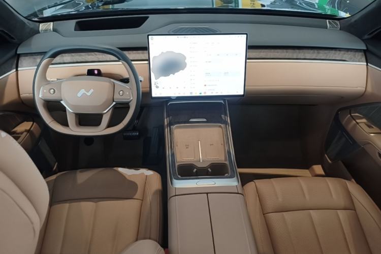 Used ONVO Luxeed L90 2025 Model—Max Six-Seater Version Center Console