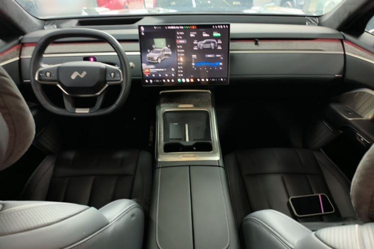 Used ONVO Luxeed L90 2025 Model—Max Six-Seater Version Center Console