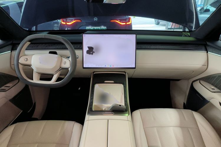 Used ONVO Luxeed L90 2025 Model—Max Six-Seater Version Center Console