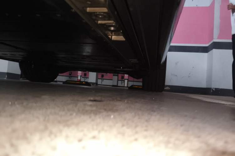 Used ONVO Luxeed L90 2025 Model—Max Six-Seater Version Chassis Front Left