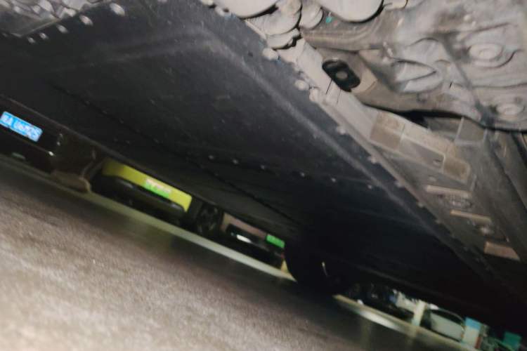 Used ONVO Luxeed L90 2025 Model—Max Six-Seater Version Chassis Front Left