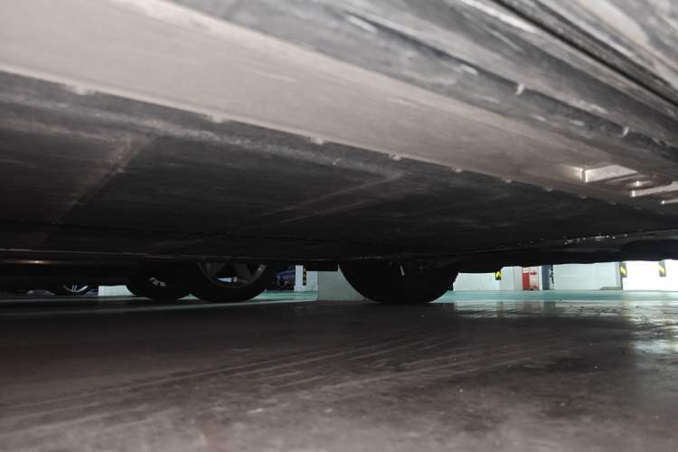 Used ONVO Luxeed L90 2025 Model—Max Six-Seater Version Chassis Front Left