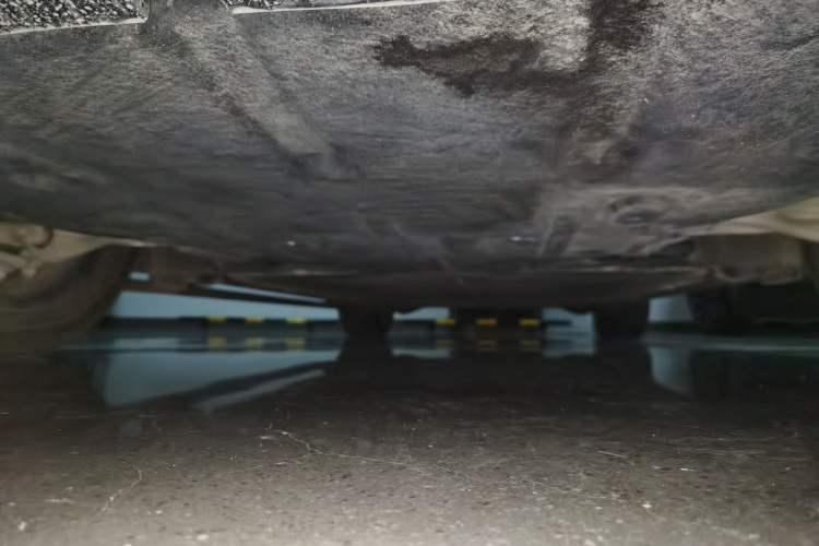 Used ONVO Luxeed L90 2025 Model—Black Knight Special Edition—Six-Seater Chassis Front
