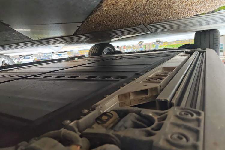 Used ONVO Luxeed L90 2025 Model—Max Six-Seater Version Chassis Front Right